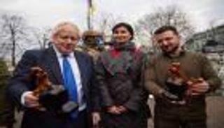 لماذا حصل بوريس جونسون على ديك أثناء زيارته أوكرانيا؟