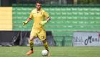 لم يقصده.. حارس مرمى يسجل هدفا قاتلا في الدوري الإيطالي (فيديو)  