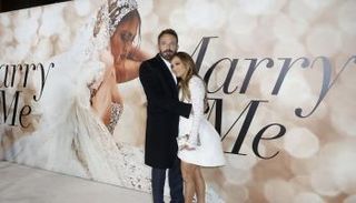 جينيفر لوبيز وبن أفليك في العرض الخاص لفيلم Marry Me