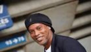 الدوري الإسباني.. رونالدينيو يحذر ريال مدريد من ريمونتادا تاريخية