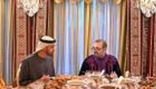 محمد بن زايد يحضر مأدبة إفطار أقامها ملك المغرب