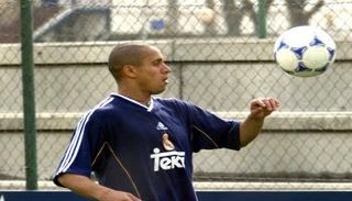 روبرتو كارلوس 