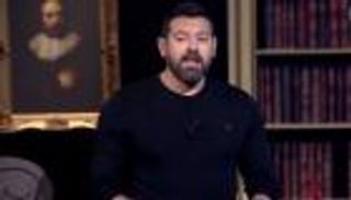 عمرو يوسف يرفض التطاول على منى زكي.. ما القصة؟