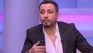 هل شعرت بالذنب لطلاق منة عرفة؟ رد صادم من محمد نجاتي (فيديو)