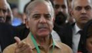 عجز تاريخي في الموازنة.. أول تصريح اقتصادي لرئيس وزراء باكستان الجديد