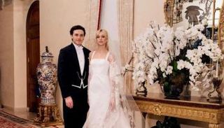 العروسان بروكلين بيكهام ونيكولا بيلتز