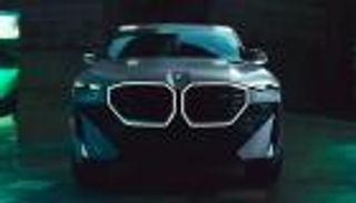 كذبة أبريل في عالم السيارات.. عقوبة "فولكسفاجن" وواقعة BMW وقصة تسلا