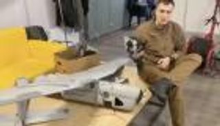 زجاجة ولاصق.. لغز روسي داخل مسيّرة (فيديو)