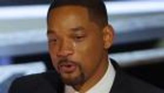 بعد صفعة الأوسكار.. هل يقاضي كريس روك النجم ويل سميث؟