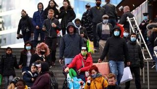 تجمع من المستهلكين في أوروبا - أرشيفية