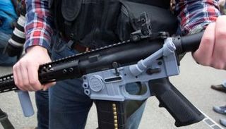 الشبح في قبضة بايدن.. قيود جديدة على السلاح