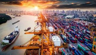 الحرب تفاقم أزمة سلاسل الإمداد 