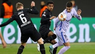 برشلونة يواجه فرانكفورت في الدوري الأوروبي