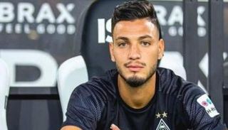 بن سبعي يحتفل بأحد أهدافه في البوندسليجا