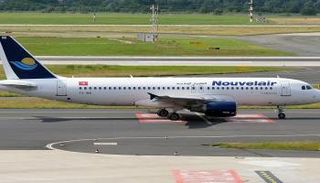 طائرة تتبع شركة الطيران الخاصة نوفلاير