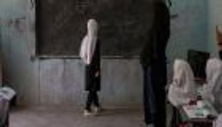 "تعليم الفتيات" في أفغانستان.. طالبان تشتعل من الداخل