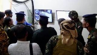 قيادات أمنية في أحد غرف المتابعة في سيئون- أرشيفية
