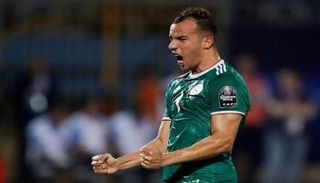 جمال الدين بلعمري مدافع منتخب الجزائر