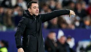 تشافي هيرنانديز مدرب برشلونة