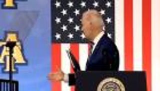 صحيفة: تراجع شعبية بايدن وسقطاته "الذهنية" تهدد بإعادة انتخابه