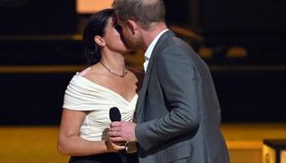 قبلة ميجان ماركل لزوجها الأمير هاري في Invictus Games