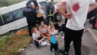 بعض السياح بعد الحادث