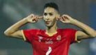 هل سخرت من الأهلي؟.. زوجة بدر بانون تفسر انتقاد حكم مباراة الرجاء