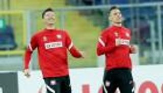 عرض ساخر ينافس برشلونة لضم ليفاندوفسكي