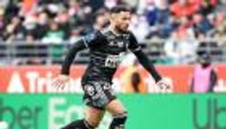 انتقادات لاذعة تحاصر يوسف بلايلي في الدوري الفرنسي