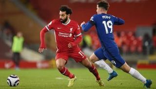 ماسون ماونت ومحمد صلاح في مباراة تشيلسي وليفربول