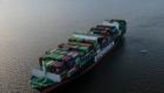 "سيناريو قناة السويس".. تعويم"إيفر جرين" الجانحة قبالة سواحل أمريكا