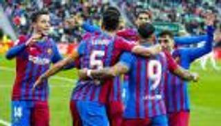 صفقات برشلونة.. نجم مانشستر سيتي يزاحم ليفاندوفسكي
