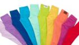 الجينز يزهو بألوان الباستيل في صيف 2022