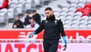 فرنسا أو الجزائر ؟.. زميل بلايلي السابق يحسم موقفه 