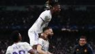 فيديو.. هل استحق لاعب ريال مدريد الطرد أمام إشبيلية؟