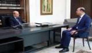 قبيل عودته للرياض.. عون يلتقي سفير لبنان لدى السعودية