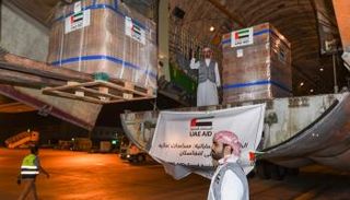 جانب من الاستعدادات قبل إرسال المساعدات لأفغانستان