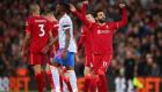 معادلا رقم الأسطورة.. محمد صلاح يصنع التاريخ من بوابة مانشستر يونايتد