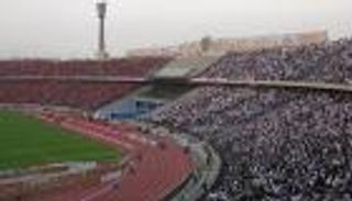 الزمالك أم الأهلي؟.. ورطة على الهواء بسبب الأكثر جماهيرية (فيديو)