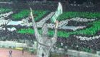 أزمة تذاكر مباراة الرجاء والأهلي.. تكدس وغضب وحل متأخر (صور)