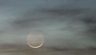 هلال شهر شوال يوحد المختلفين في بدايات رمضان