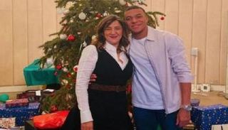 مبابي ووالدته