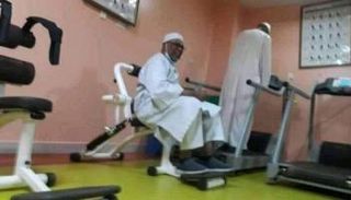 صورة متداولة للبشير في صالة رياضية