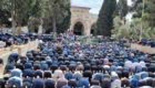 150 ألف مصلٍّ في الجمعة الثالثة من رمضان بـ"الأقصى"