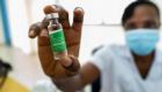 أكبر مصنع للقاحات في العالم يوقف إنتاج مصل كورونا.. ما السر؟