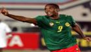 نجوم وضحايا.. صامويل إيتو أسد يصول في الملاعب الأوروبية