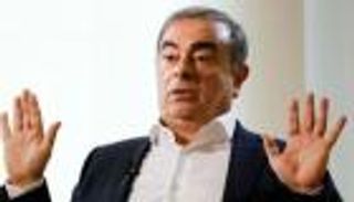 أول رد من كارلوس غصن على فرنسا: "في ريحة مش طيبة"