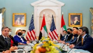 الشيخ عبدالله بن زايد آل نهيان خلال اجتماعه مع أنتوني بلينكن-رويترز