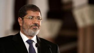 الإخوان قرروا الدفع بمحمد مرسي انتقادا لتعهداتهم السابقة