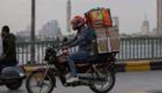 "طيار ديلفري".. عمالة المنصات الرقمية بمصر تشكو نقص الحماية